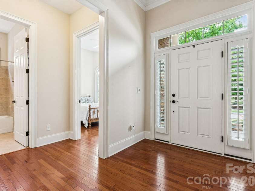 16826 Coves Edge Lane, Charlotte, NC 28278.  MLS# CAR4410840, YatesRealty ID 43017. 