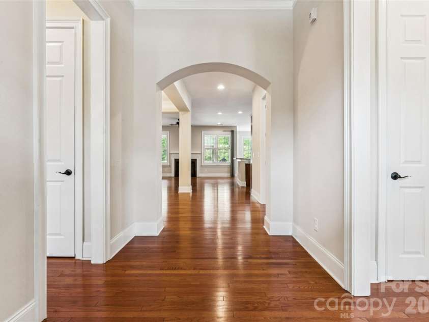 16826 Coves Edge Lane, Charlotte, NC 28278.  MLS# CAR4410840, YatesRealty ID 43017. 