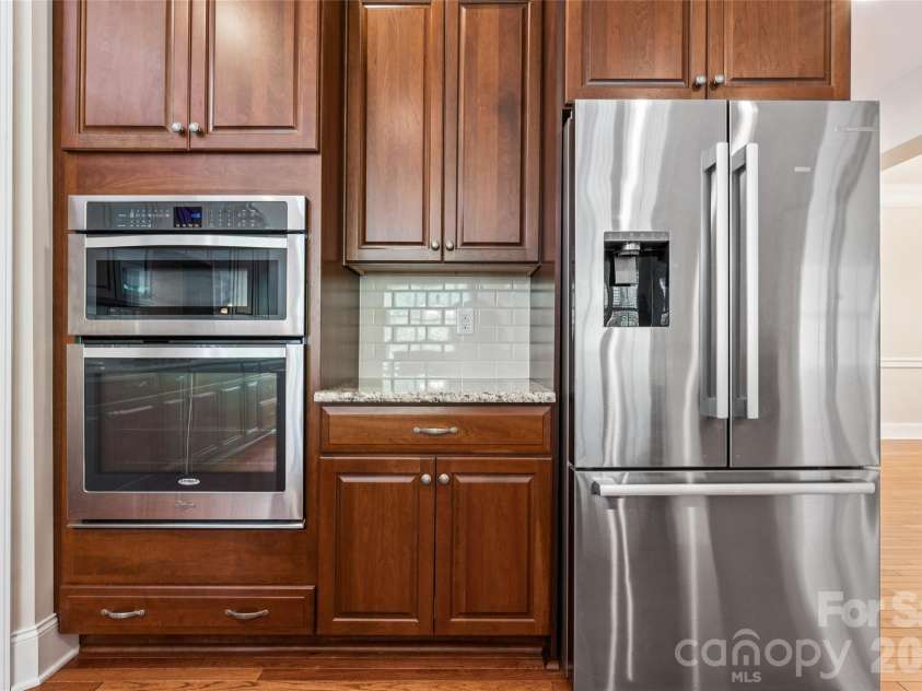 16826 Coves Edge Lane, Charlotte, NC 28278.  MLS# CAR4410840, YatesRealty ID 43017. 