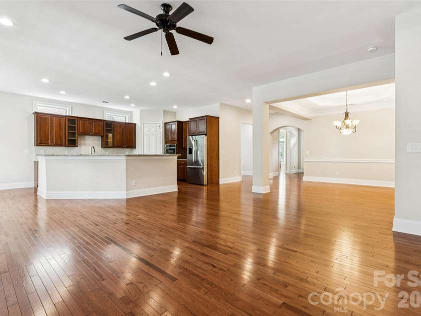 16826 Coves Edge Lane, Charlotte, NC 28278.  MLS# CAR4410840, YatesRealty ID 43017. 