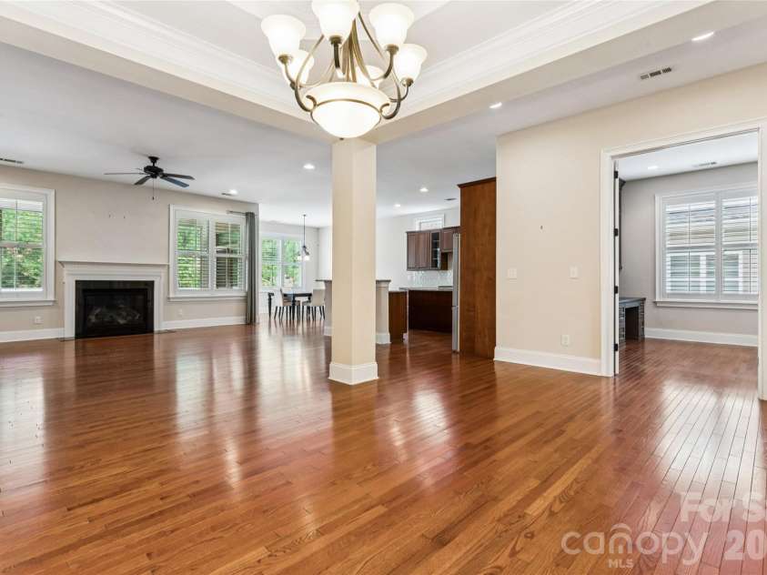 16826 Coves Edge Lane, Charlotte, NC 28278.  MLS# CAR4410840, YatesRealty ID 43017. 