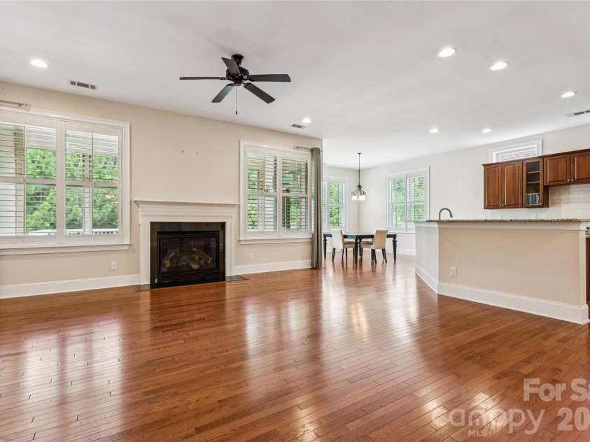 16826 Coves Edge Lane, Charlotte, NC 28278.  MLS# CAR4410840, YatesRealty ID 43017. 