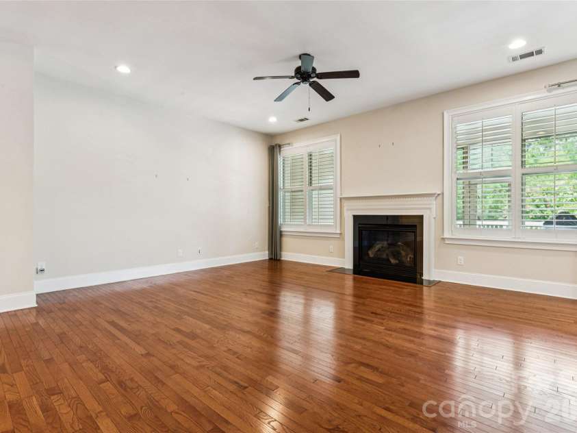 16826 Coves Edge Lane, Charlotte, NC 28278.  MLS# CAR4410840, YatesRealty ID 43017. 