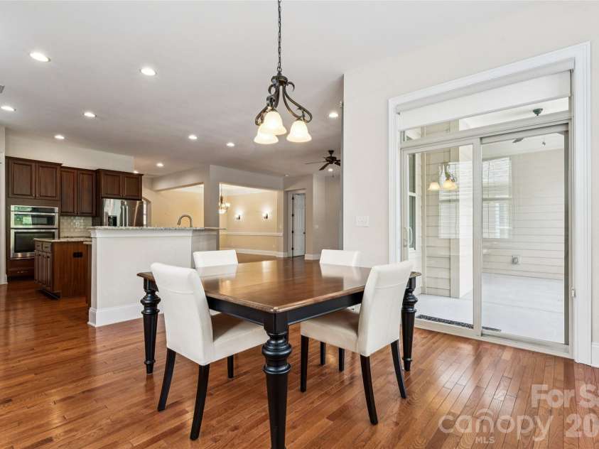 16826 Coves Edge Lane, Charlotte, NC 28278.  MLS# CAR4410840, YatesRealty ID 43017. 