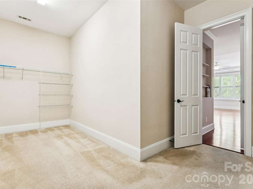 16826 Coves Edge Lane, Charlotte, NC 28278.  MLS# CAR4410840, YatesRealty ID 43017. 
