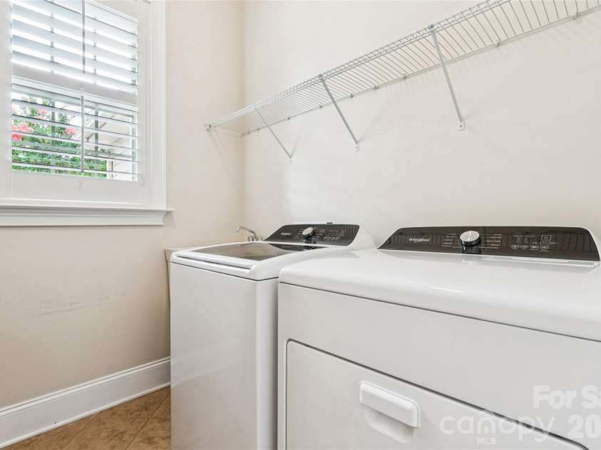 16826 Coves Edge Lane, Charlotte, NC 28278.  MLS# CAR4410840, YatesRealty ID 43017. 