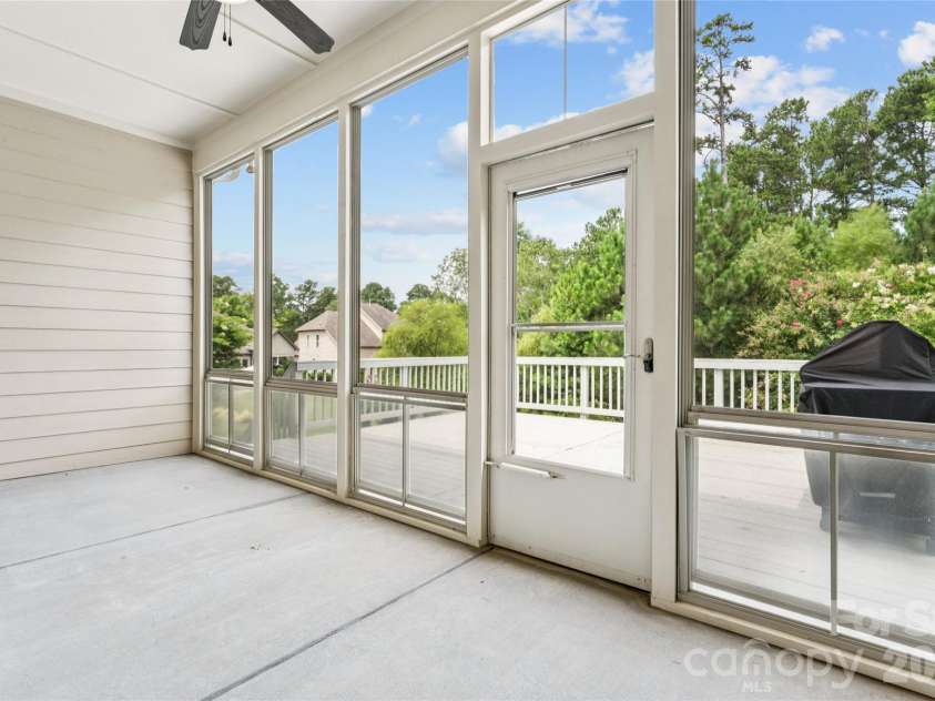 16826 Coves Edge Lane, Charlotte, NC 28278.  MLS# CAR4410840, YatesRealty ID 43017. 