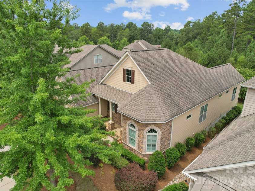16826 Coves Edge Lane, Charlotte, NC 28278.  MLS# CAR4410840, YatesRealty ID 43017. 