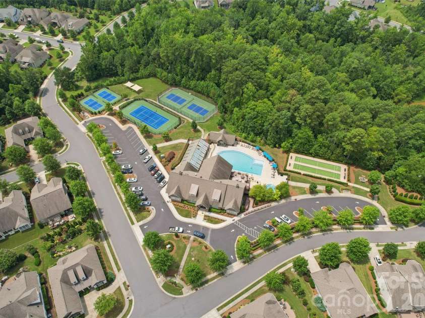 16826 Coves Edge Lane, Charlotte, NC 28278.  MLS# CAR4410840, YatesRealty ID 43017. 