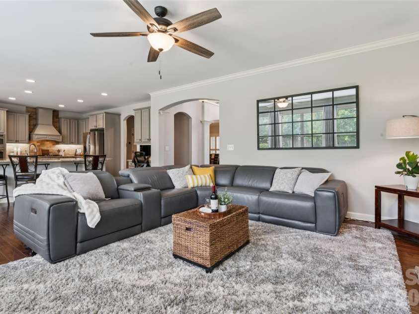 10611 Euclid Avenue, Concord, NC 28027.  MLS# CAR4397396, YatesRealty ID 43018. 
