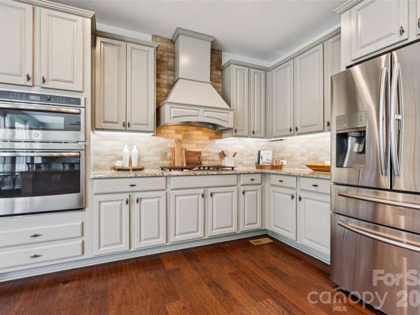 10611 Euclid Avenue, Concord, NC 28027.  MLS# CAR4397396, YatesRealty ID 43018. 