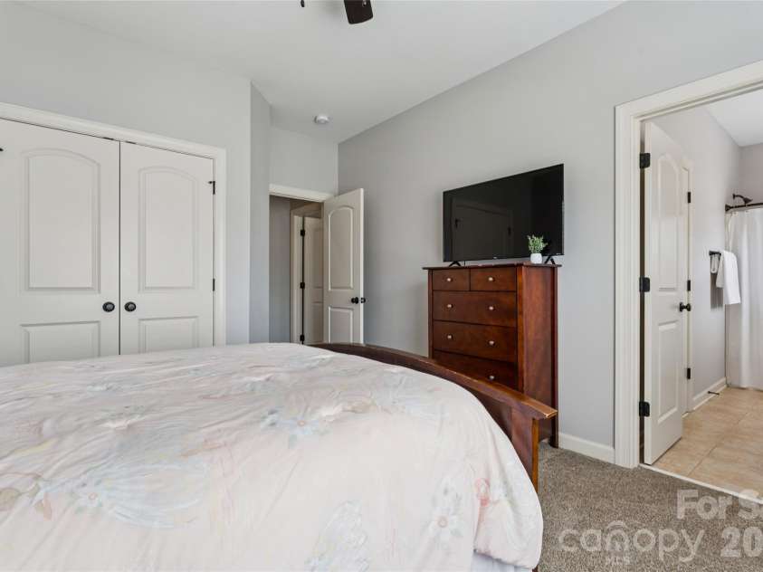 10611 Euclid Avenue, Concord, NC 28027.  MLS# CAR4397396, YatesRealty ID 43018. 