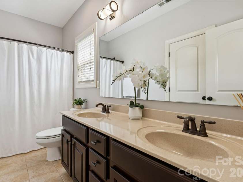 10611 Euclid Avenue, Concord, NC 28027.  MLS# CAR4397396, YatesRealty ID 43018. 