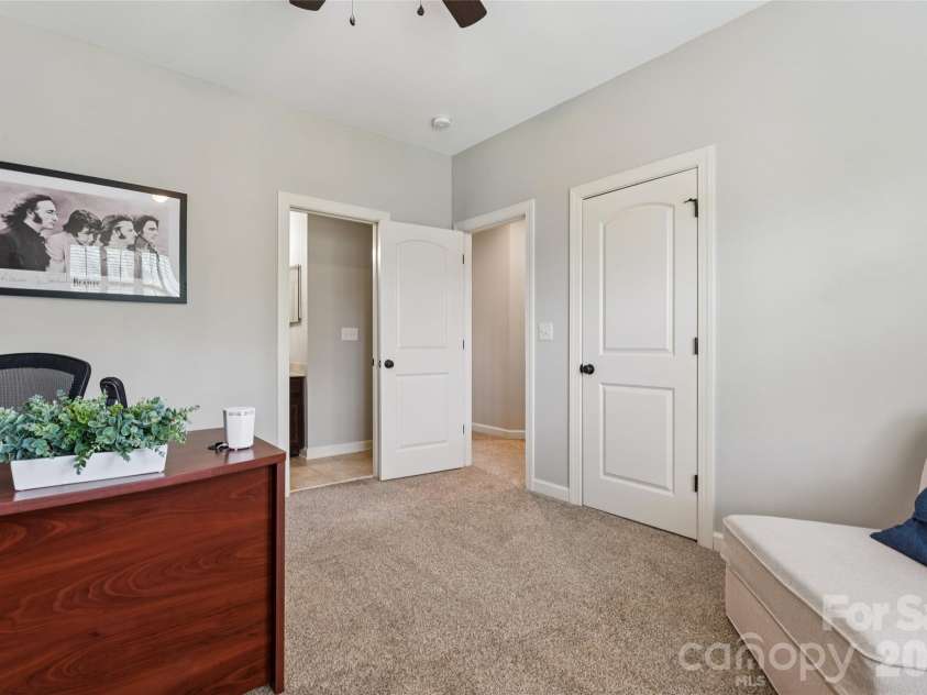 10611 Euclid Avenue, Concord, NC 28027.  MLS# CAR4397396, YatesRealty ID 43018. 