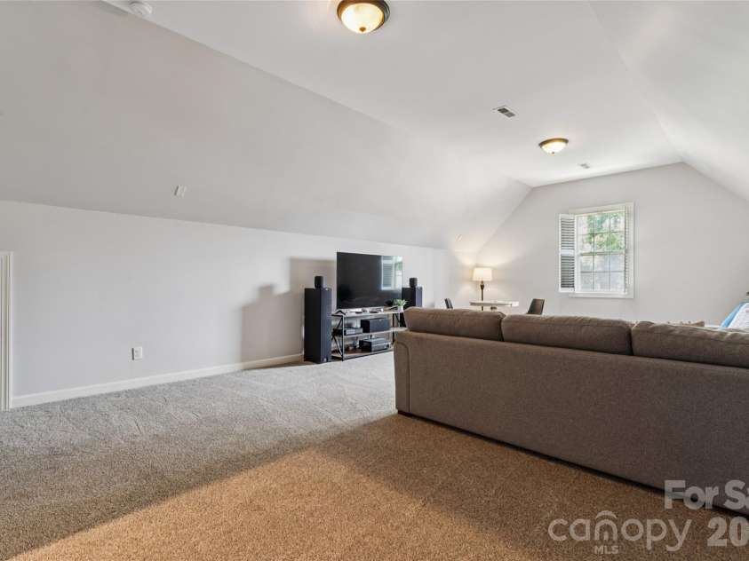 10611 Euclid Avenue, Concord, NC 28027.  MLS# CAR4397396, YatesRealty ID 43018. 