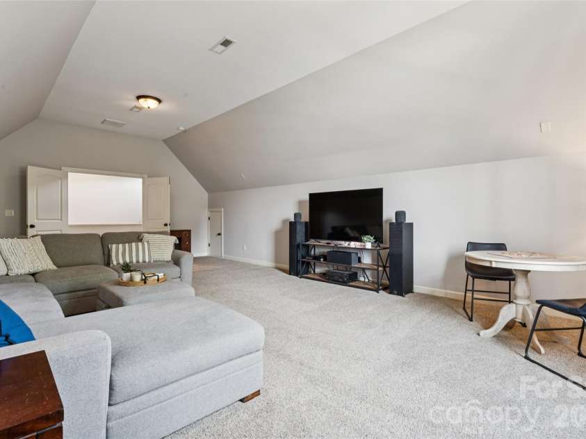 10611 Euclid Avenue, Concord, NC 28027.  MLS# CAR4397396, YatesRealty ID 43018. 