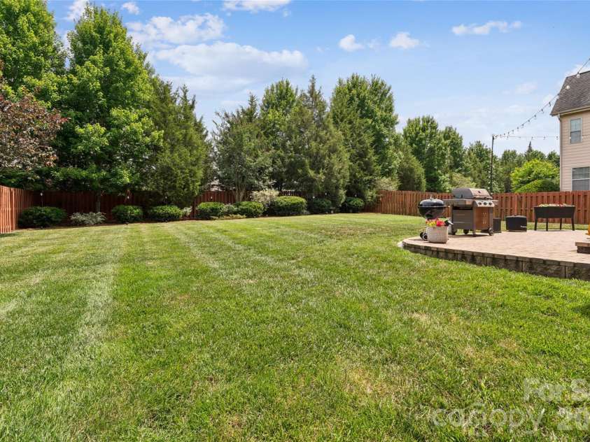 10611 Euclid Avenue, Concord, NC 28027.  MLS# CAR4397396, YatesRealty ID 43018. 