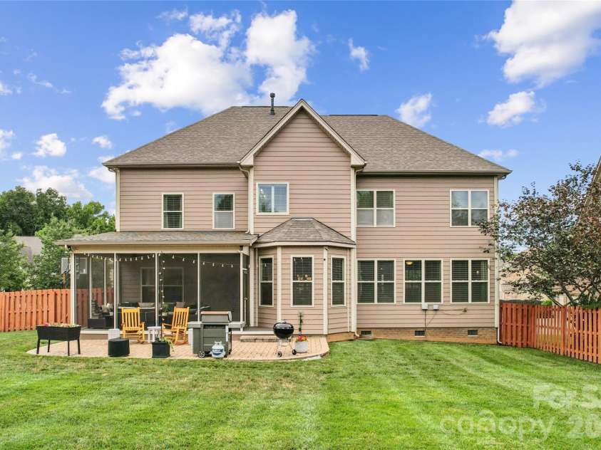 10611 Euclid Avenue, Concord, NC 28027.  MLS# CAR4397396, YatesRealty ID 43018. 