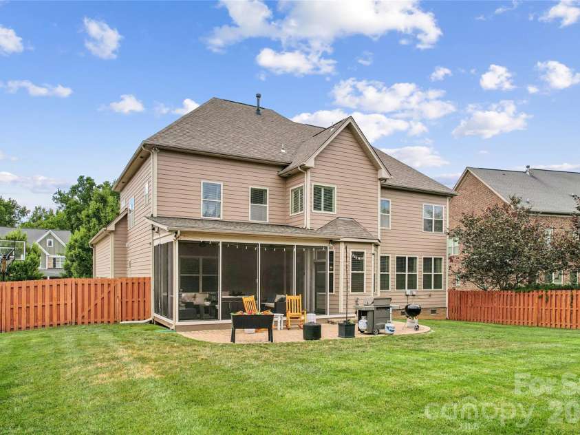 10611 Euclid Avenue, Concord, NC 28027.  MLS# CAR4397396, YatesRealty ID 43018. 