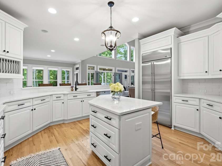 16601 Doves Canyon Lane, Charlotte, NC 28278.  MLS# CAR4389644, YatesRealty ID 43019. 
