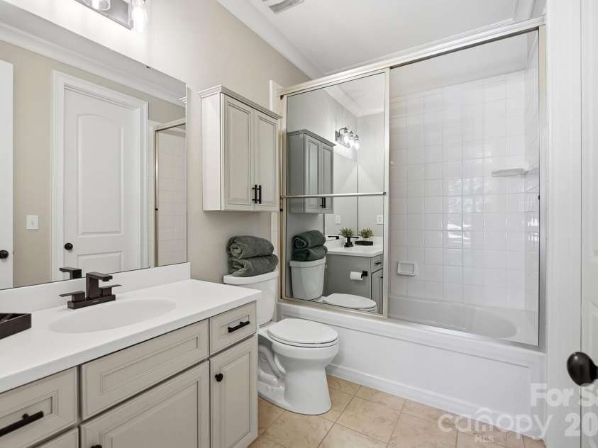 16601 Doves Canyon Lane, Charlotte, NC 28278.  MLS# CAR4389644, YatesRealty ID 43019. 