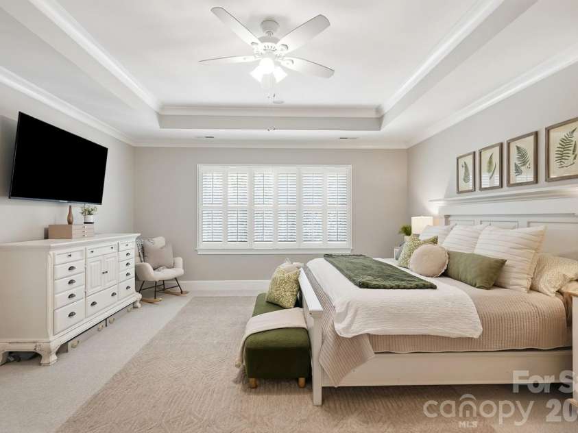 16601 Doves Canyon Lane, Charlotte, NC 28278.  MLS# CAR4389644, YatesRealty ID 43019. 