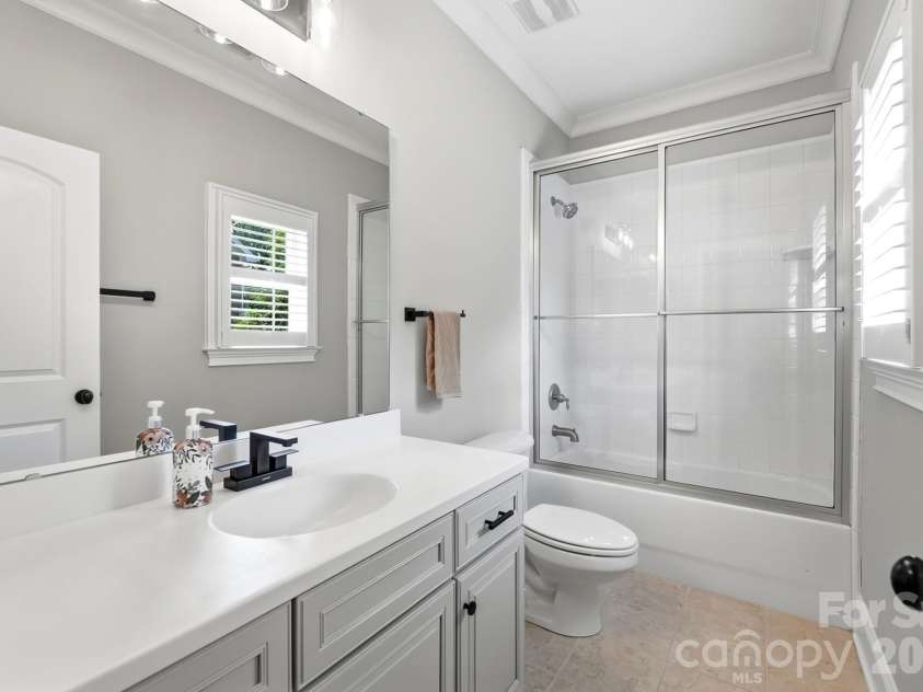 16601 Doves Canyon Lane, Charlotte, NC 28278.  MLS# CAR4389644, YatesRealty ID 43019. 