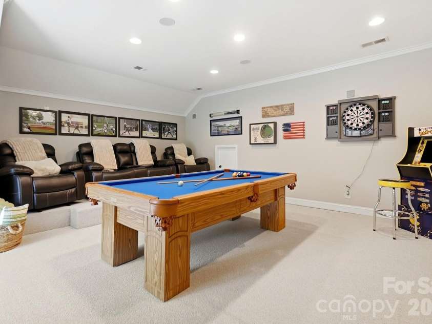 16601 Doves Canyon Lane, Charlotte, NC 28278.  MLS# CAR4389644, YatesRealty ID 43019. 