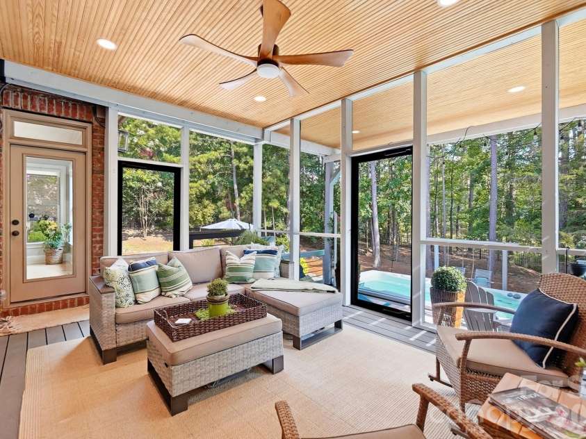 16601 Doves Canyon Lane, Charlotte, NC 28278.  MLS# CAR4389644, YatesRealty ID 43019. 