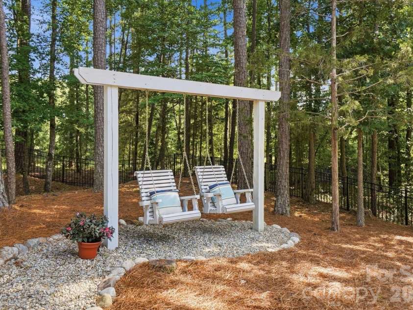 16601 Doves Canyon Lane, Charlotte, NC 28278.  MLS# CAR4389644, YatesRealty ID 43019. 