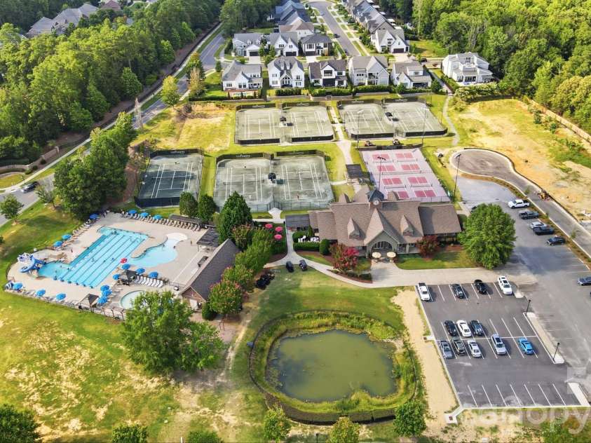 16601 Doves Canyon Lane, Charlotte, NC 28278.  MLS# CAR4389644, YatesRealty ID 43019. 