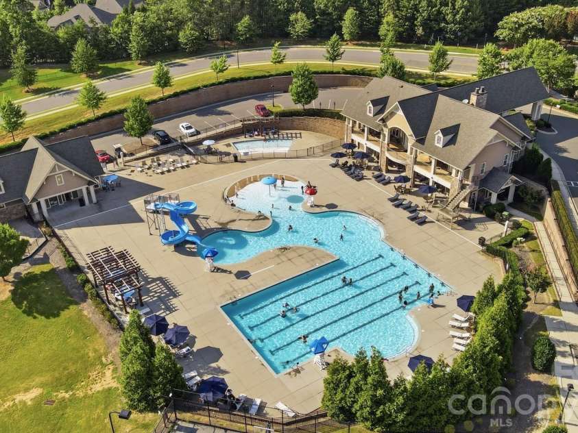 16601 Doves Canyon Lane, Charlotte, NC 28278.  MLS# CAR4389644, YatesRealty ID 43019. 