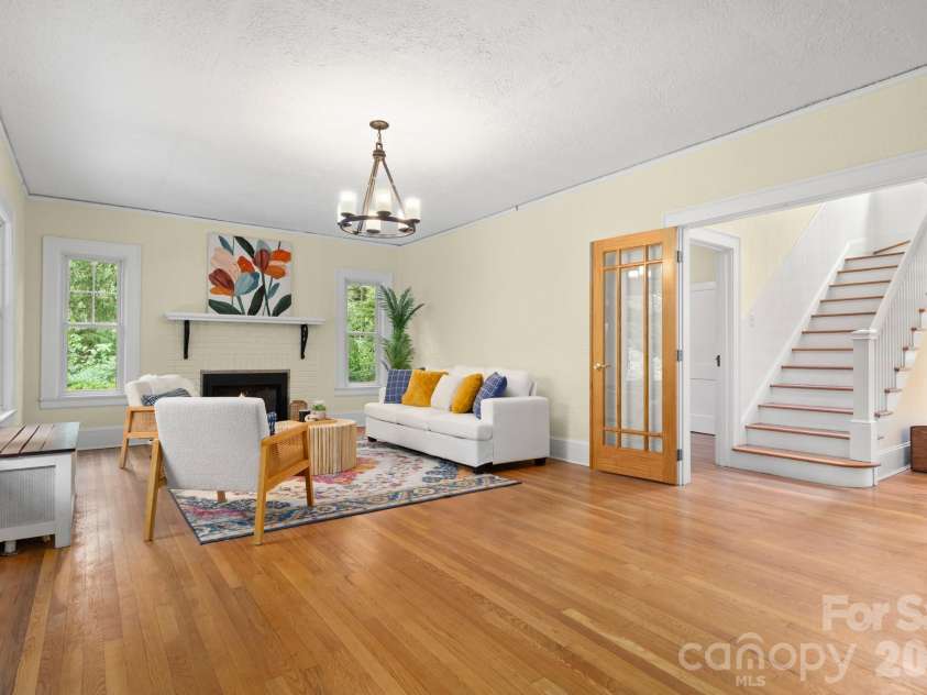 108 Lakewood Drive, Asheville, NC 28803.  MLS# CAR4157016, YatesRealty ID 4302. 