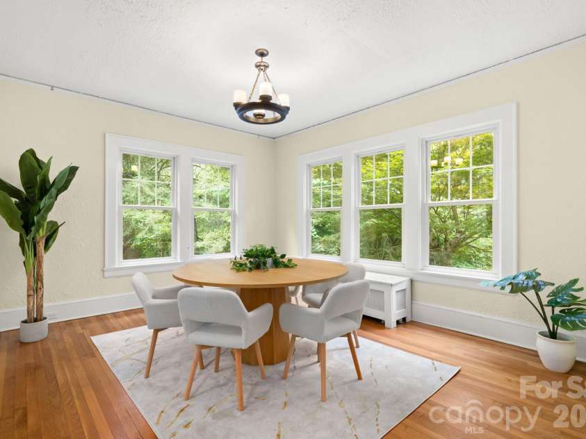 108 Lakewood Drive, Asheville, NC 28803.  MLS# CAR4157016, YatesRealty ID 4302. 