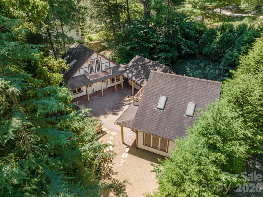 108 Lakewood Drive, Asheville, NC 28803.  MLS# CAR4157016, YatesRealty ID 4302. 