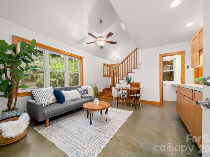 108 Lakewood Drive, Asheville, NC 28803.  MLS# CAR4157016, YatesRealty ID 4302. 