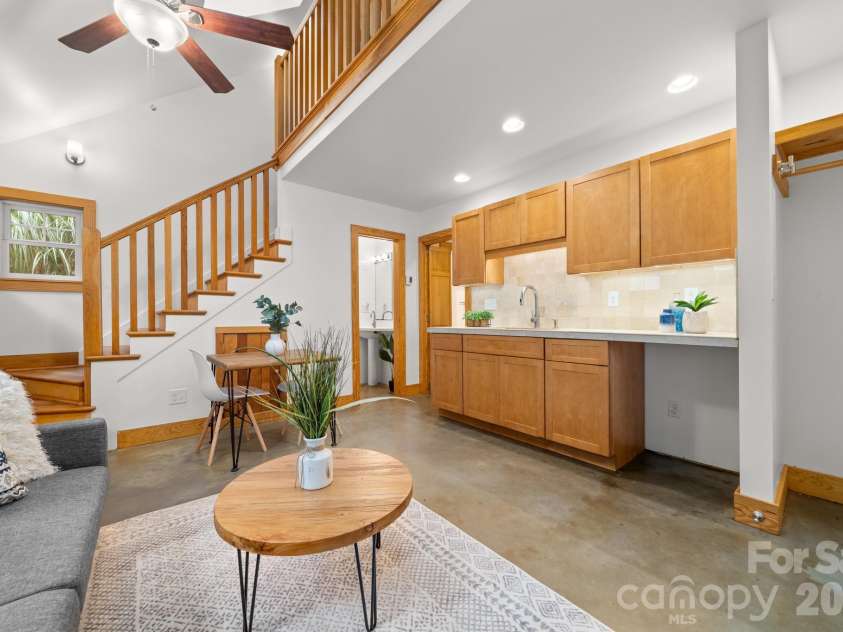 108 Lakewood Drive, Asheville, NC 28803.  MLS# CAR4157016, YatesRealty ID 4302. 