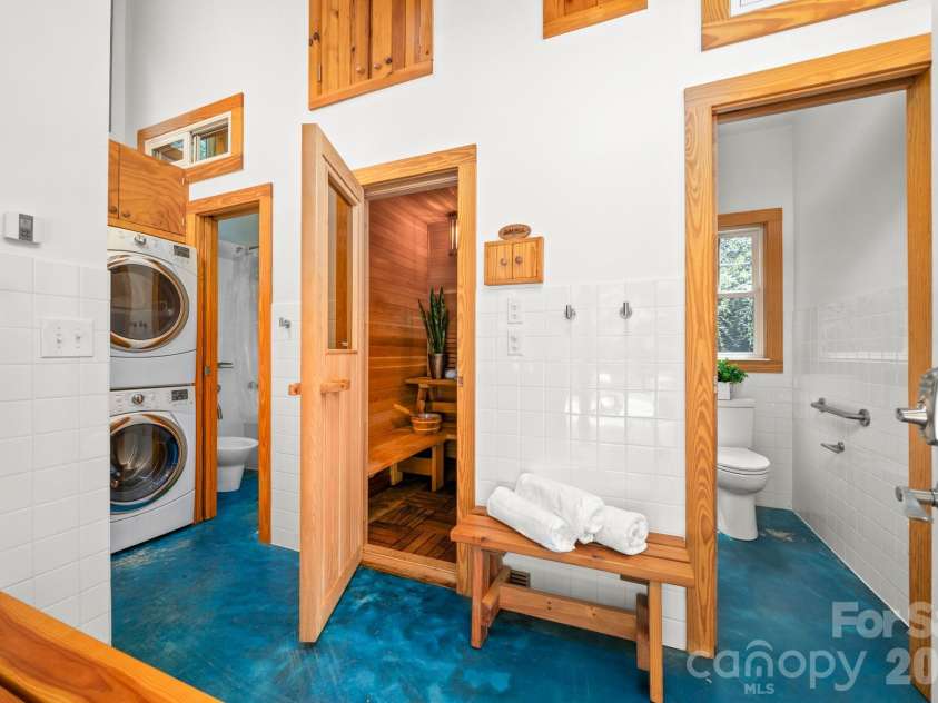 108 Lakewood Drive, Asheville, NC 28803.  MLS# CAR4157016, YatesRealty ID 4302. 