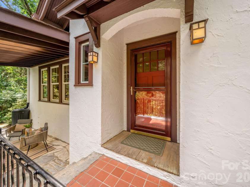 108 Lakewood Drive, Asheville, NC 28803.  MLS# CAR4183083, YatesRealty ID 4302. 