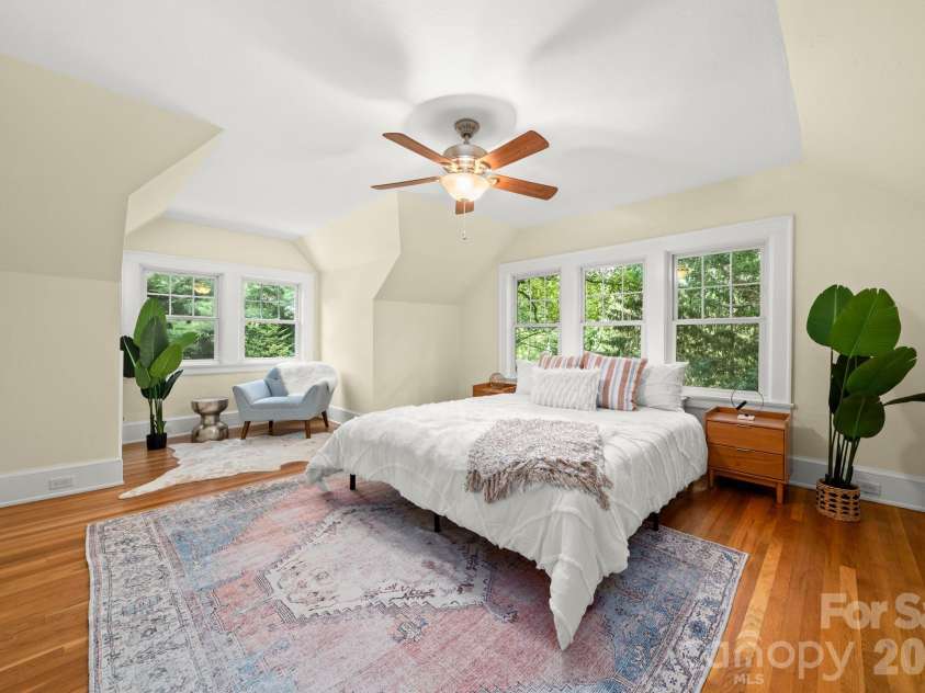 108 Lakewood Drive, Asheville, NC 28803.  MLS# CAR4183083, YatesRealty ID 4302. 