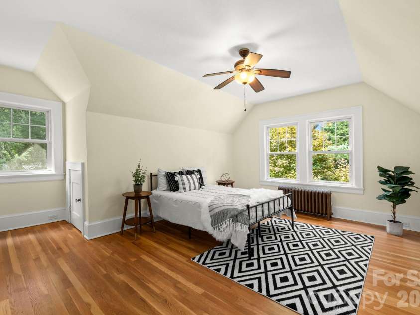 108 Lakewood Drive, Asheville, NC 28803.  MLS# CAR4183083, YatesRealty ID 4302. 