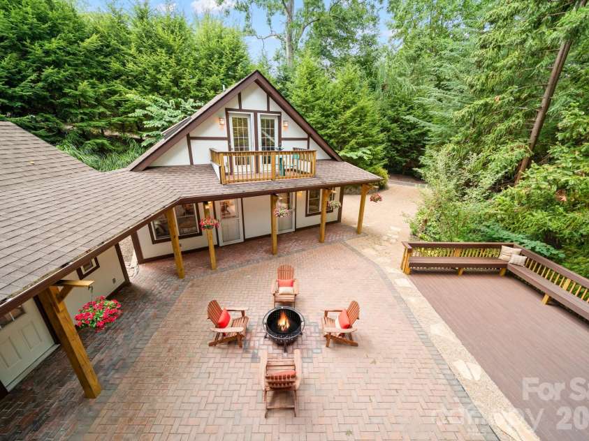 108 Lakewood Drive, Asheville, NC 28803.  MLS# CAR4183083, YatesRealty ID 4302. 