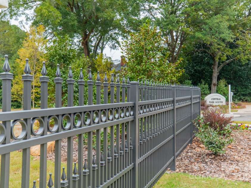 525 Winding Way, Belmont, NC 28012.  MLS# CAR4321956, YatesRealty ID 4302. 