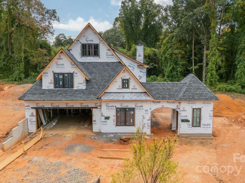 525 Winding Way, Belmont, NC 28012.  MLS# CAR4321956, YatesRealty ID 4302. 