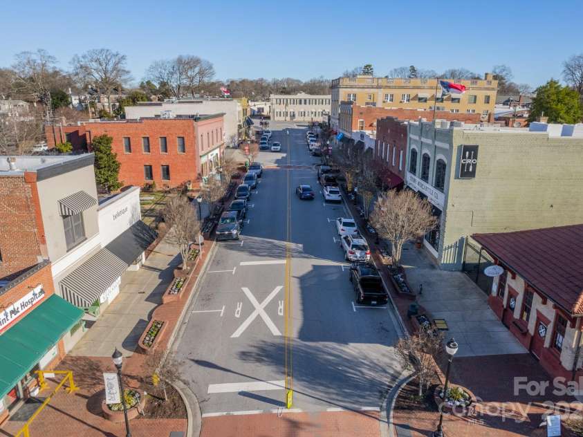 525 Winding Way, Belmont, NC 28012.  MLS# CAR4321956, YatesRealty ID 4302. 