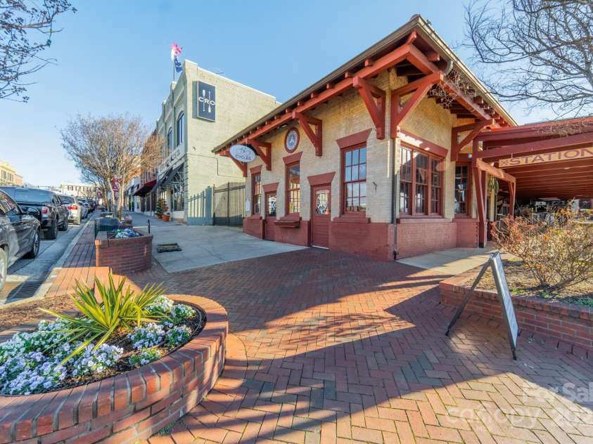 525 Winding Way, Belmont, NC 28012.  MLS# CAR4321956, YatesRealty ID 4302. 