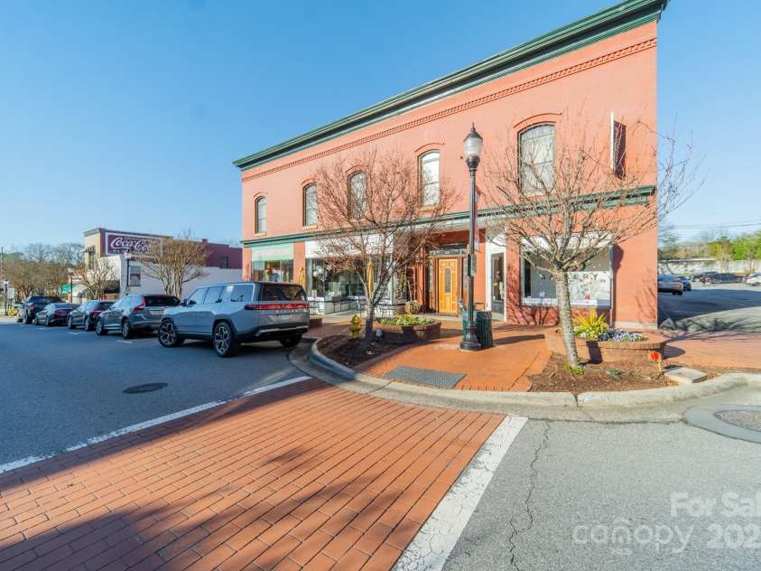 525 Winding Way, Belmont, NC 28012.  MLS# CAR4321956, YatesRealty ID 4302. 