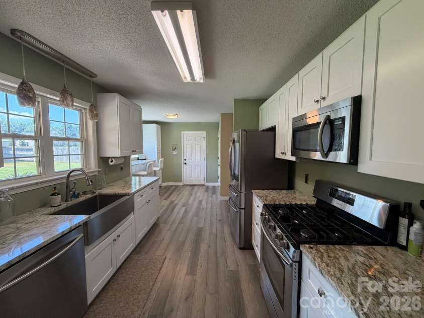 1072 Fox Chase Court, Salisbury, NC 28146.  MLS# CAR4410089, YatesRealty ID 43020. Kitchen