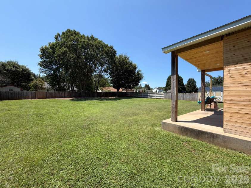 1072 Fox Chase Court, Salisbury, NC 28146.  MLS# CAR4410089, YatesRealty ID 43020. Large back yard