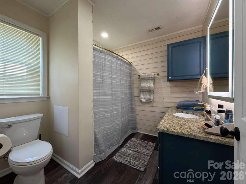 1072 Fox Chase Court, Salisbury, NC 28146.  MLS# CAR4410089, YatesRealty ID 43020. Primary bath
